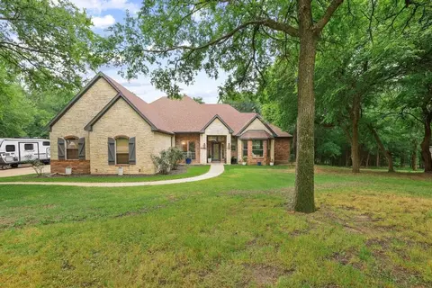 107 Falls Creek Ln, Gunter, TX 75058