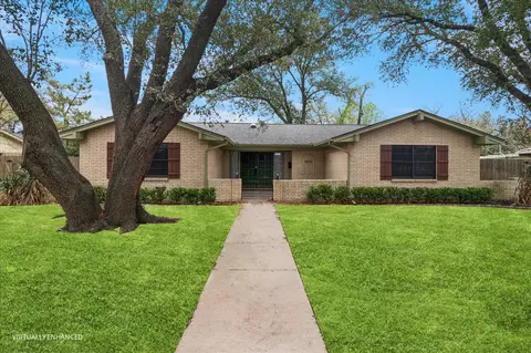 1610 Alexander Dr, Waxahachie, TX 75165