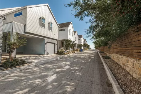 1225 Crownview Ln, Dallas, TX 75208