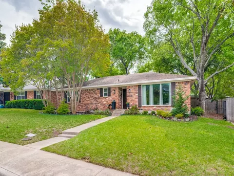 2505 Fenestra Dr, Dallas, TX 75228