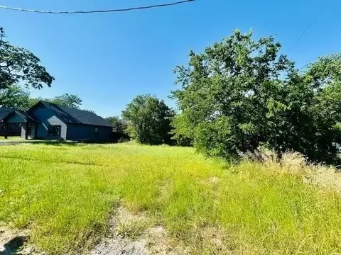 129 E Johnson St, Denison, TX 75021