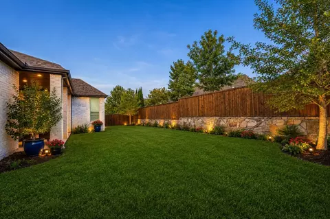 Exterior - 2000 Harvard Ave, Prosper, TX 75078 photo 6 of 8