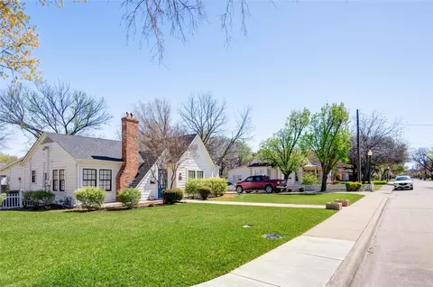 843 E Wall St, Grapevine, TX 76051 photo 2