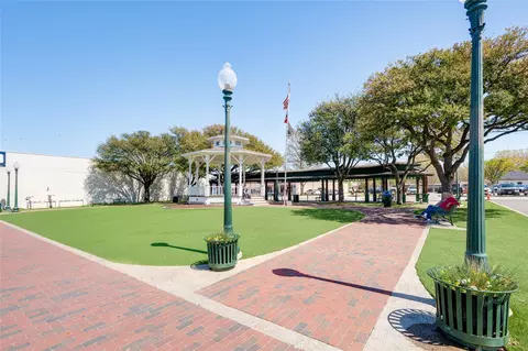 843 E Wall St, Grapevine, TX 76051 photo 9