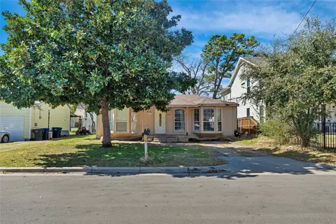 204 Sunset Ln, Fort Worth, TX 76114