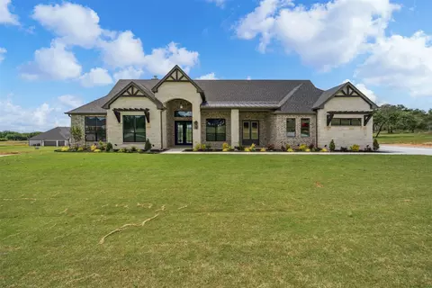 1027 Estancia Blvd, Weatherford, TX 76088