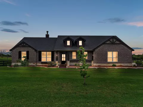 1013 Northern Oaks Ct, Springtown, TX 76082