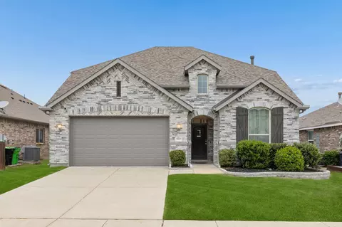 1813 Meadow Trail Ln, Aubrey, TX 76227