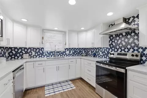 108 Harbor Dr #102, Runaway Bay, TX 76426