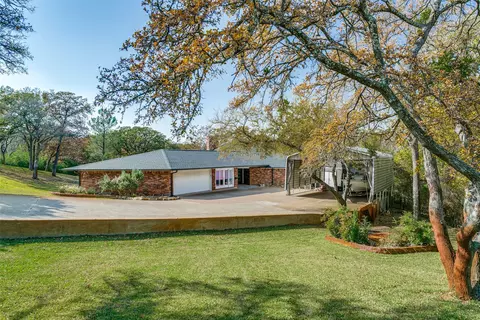 26 Horseshoe Dr, Highland Village, TX 75077