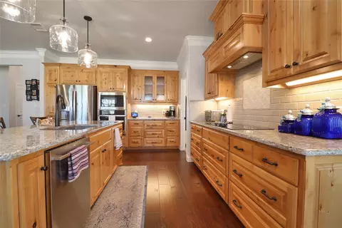 8701 Oakland Ct, Granbury, TX 76049
