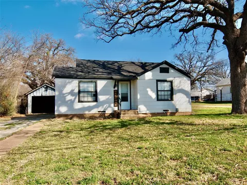 1327 Old Jacksboro Rd, Graham, TX 76450