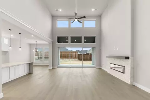 Living - 960 Georgetown Pl, Prosper, TX 75078 photo 4 of 5