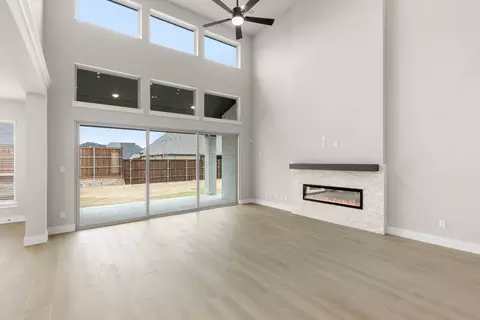 Living - 960 Georgetown Pl, Prosper, TX 75078 photo 2 of 5