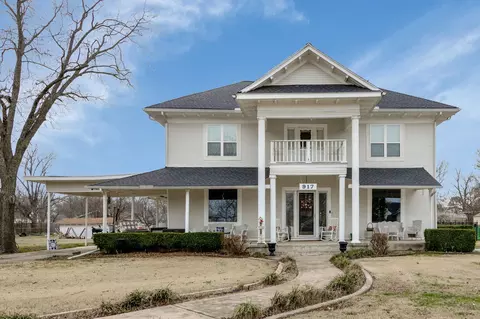 917 Wood St, Royse City, TX 75189