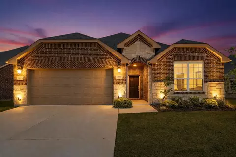 5920 Iron Creek Rd, Fort Worth, TX 76137