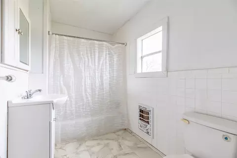 Bath - 538 Apache Ln, Abilene, TX 79601 photo 1 of 1