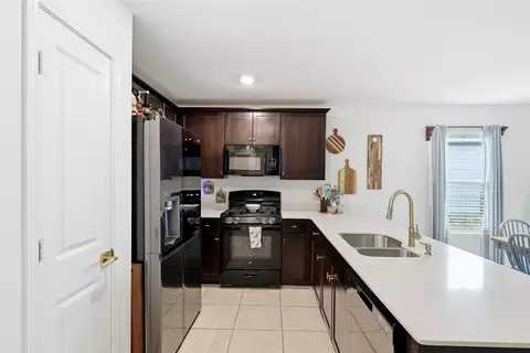 Kitchen - 312 Ranchito Pass, Haslet, TX 76052 photo 2 of 4