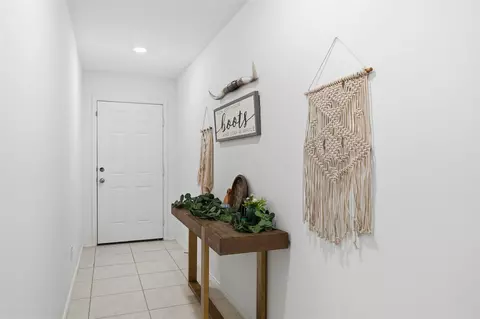 Entry Way - 312 Ranchito Pass, Haslet, TX 76052 photo 2 of 3