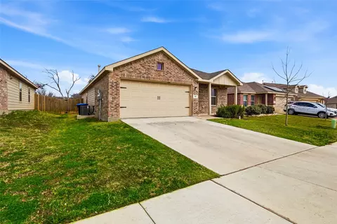 Exterior - 312 Ranchito Pass, Haslet, TX 76052 photo 2 of 5