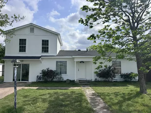 211 Sunnyside Dr, Waxahachie, TX 75165