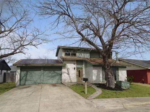 1218 Birchbrook St, Grand Prairie, TX 75052
