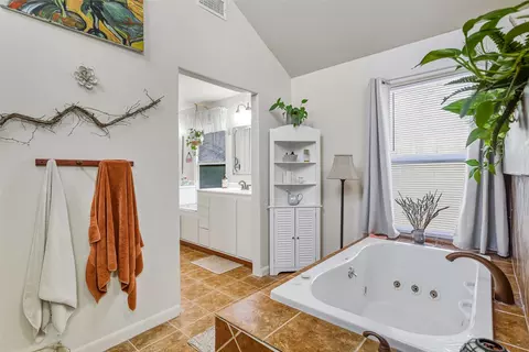 Bath - 2105 Franklin Ave, Ruston, LA 71270 photo 1 of 4