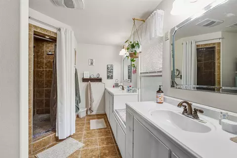Bath - 2105 Franklin Ave, Ruston, LA 71270 photo 4 of 4