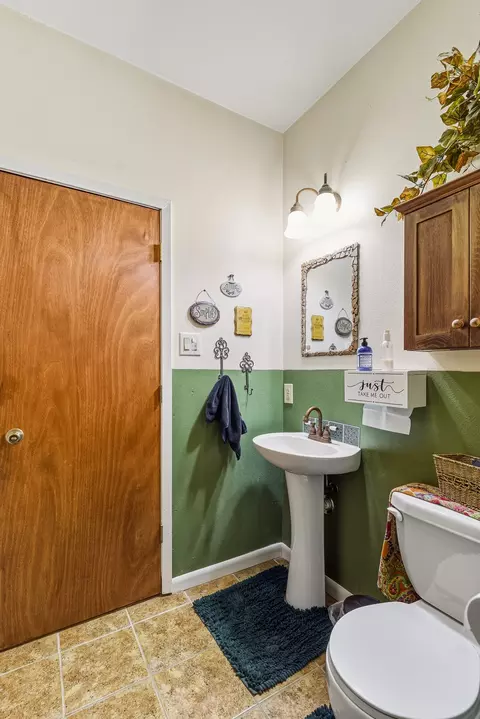 Bath - 2105 Franklin Ave, Ruston, LA 71270 photo 3 of 4