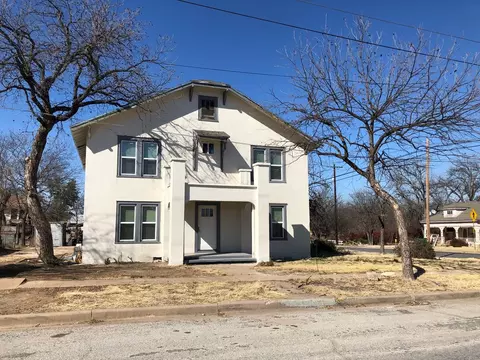 502 Cottonwood St, Coleman, TX 76834