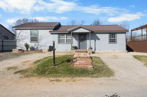 1409 18th St, Bridgeport, TX 76426