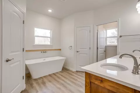 Bath - 130 Abbott Ave, Covington, TX 76636 photo 2 of 6
