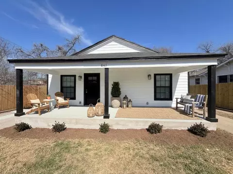 847 E Powell Ave, Fort Worth, TX 76104