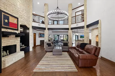 115 Saint Annes Dr, Mabank, TX 75156