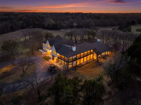 1000 W Wintergreen Rd, Desoto, TX 75115