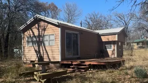 610 Oak Tree Rd, Gordonville, TX 76245