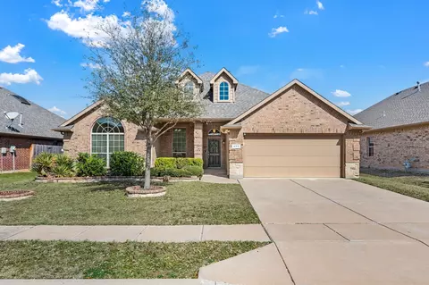 409 Stampede Ct, Fort Worth, TX 76131