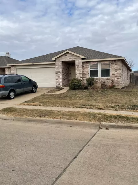 900 Rose Crystal Way, Fort Worth, TX 76179