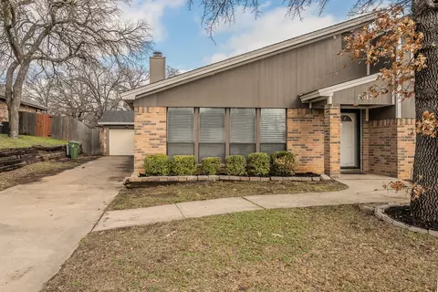 8317 Elm Ct, North Richland Hills, TX 76182