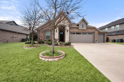 124 Sundance Cir, Waxahachie, TX 75165