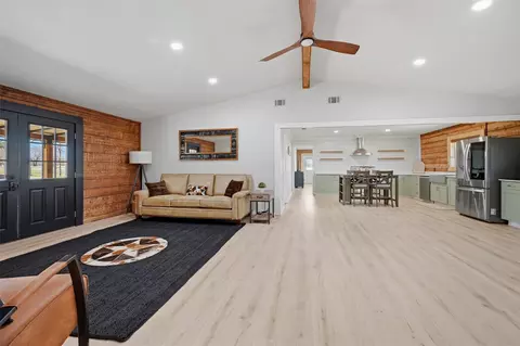 230 Frosty Hollow Rd, Denison, TX 75021