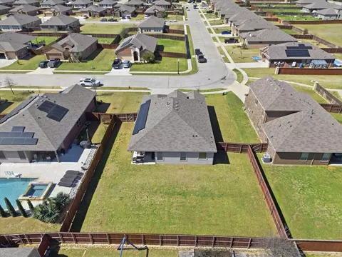 448 Regatta Ln, Azle, TX 76020