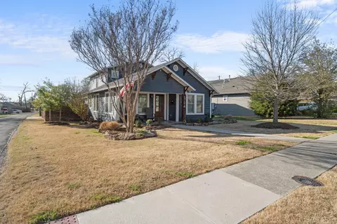 704 Barnes St, Mckinney, TX 75069