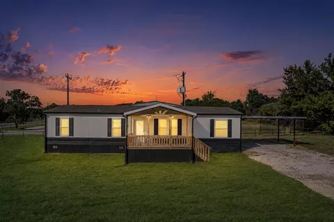 105 Beaver Creek Dr, Azle, TX 76020