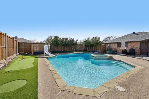 10202 Chisholm Trl, Dallas, TX 75243