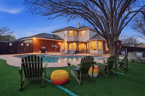 2913 Spartacus Dr, Grand Prairie, TX 75052