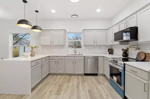 611 Joy Ln, Mansfield, TX 76063