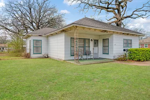 149 30th St NW, Paris, TX 75460