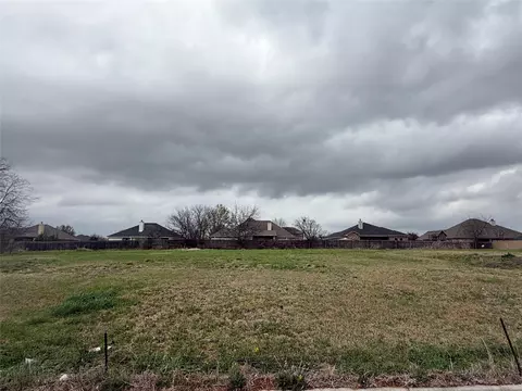 10108 T Bury Ln, Waco, TX 76708