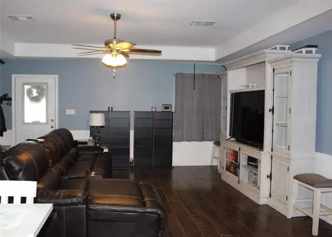 Living - 402 Cleveland St, Bailey, TX 75413 photo 2 of 2